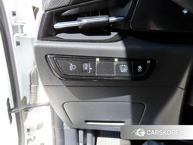 Kia Di Ol Nu Niro 2023 Белый из Кореи, фото 5