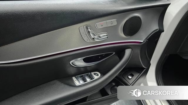 Mercedes-Benz E-Class W213 2018 Белый из Кореи, фото 5