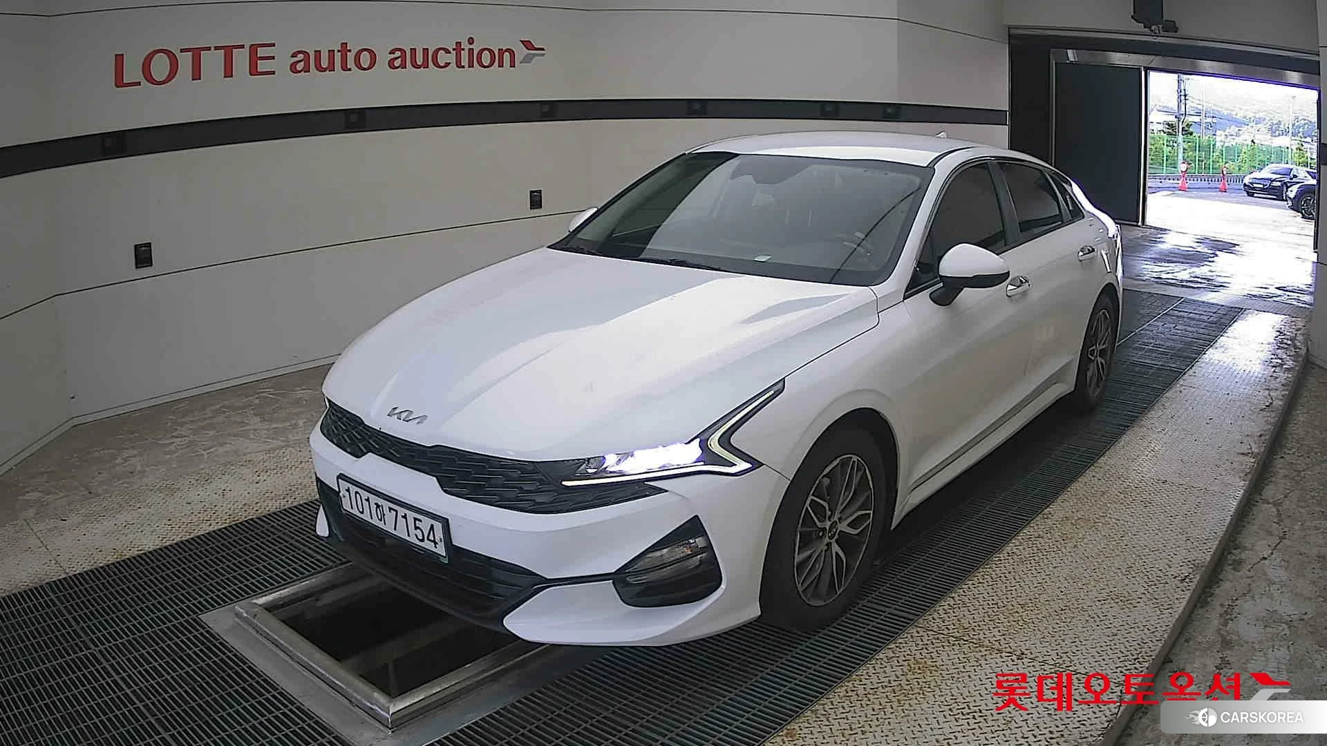 Kia K5 2022 Белый из Кореи, фото 5