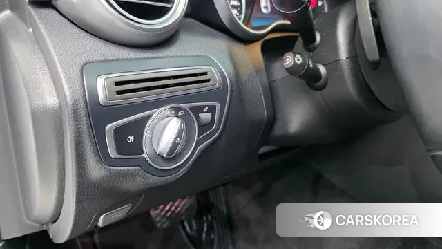 Mercedes-Benz C-Class W205 2018 Белый из Кореи, фото 5