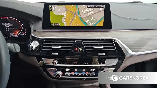 BMW 5 Series (G30) 2019 Белый из Кореи, фото 5