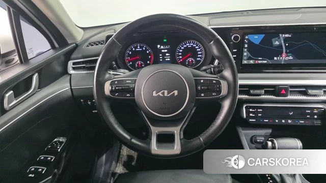 Kia K5 3rd generation 2023 Белый из Кореи, фото 5