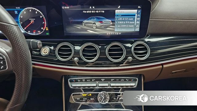 Mercedes-Benz E-Class W213 2018 Светло-серебряный цвет из Кореи, фото 5