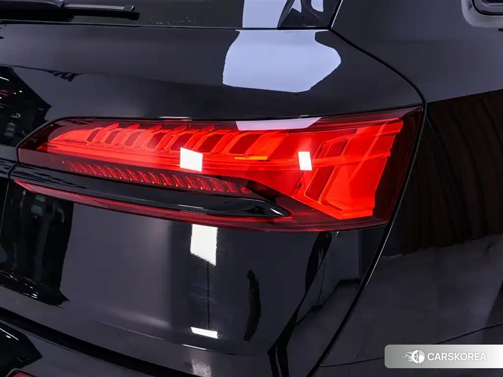 Audi Q7 2026 Черный из Китая, фото 5