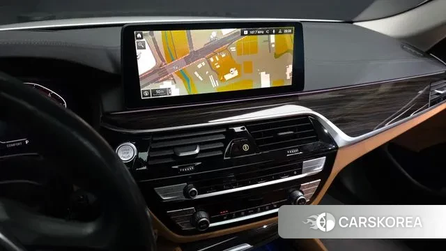 BMW 5 Series (G30) 2021 Белый из Кореи, фото 5