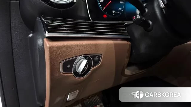 Mercedes-Benz E-Class W213 2021 Белый из Кореи, фото 5