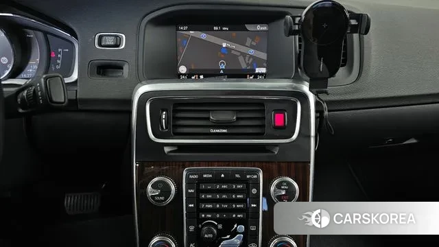 Volvo S60 2018 Белый из Кореи, фото 5