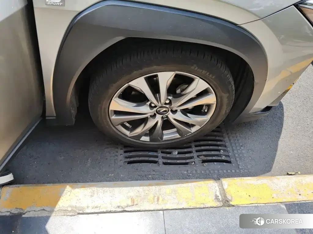 Lexus UX 2019 Silver/gray из Китая, фото 5