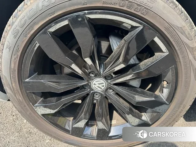 Volkswagen Touareg 3rd generation 2020 Белый из Кореи, фото 5