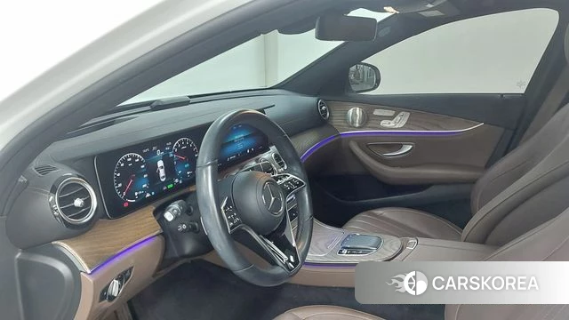 Mercedes-Benz E-Class W213 2023 Белый из Кореи, фото 5