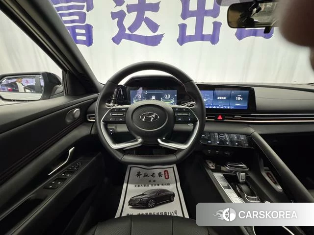 Hyundai Elantra 2023 Белый из Китая, фото 5