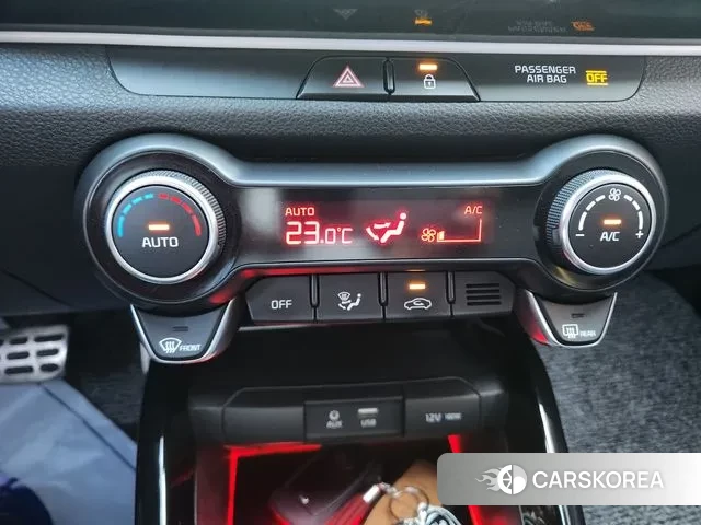 Kia Stonic 2018 Белый из Кореи, фото 5