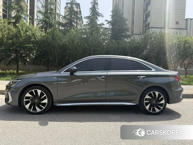 Audi A3 2024 Серебристо-серый из Китая, фото 5