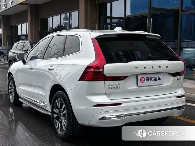 Volvo XC60 2022 Белый из Китая, фото 5