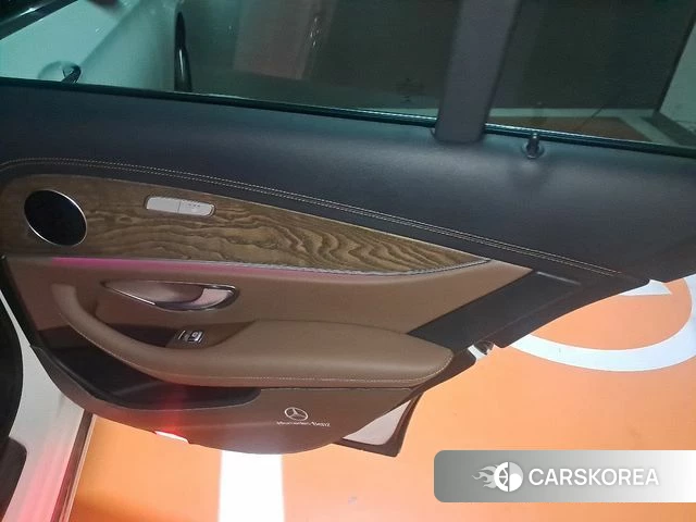 Mercedes-Benz E-Class W213 2022 Белый из Кореи, фото 5