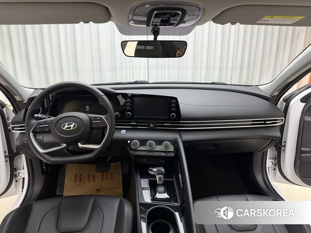 Hyundai Elantra 2023 Белый из Китая, фото 5