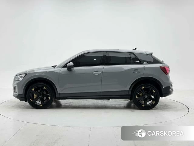 Audi Q2L 2021 Серебристо-серый из Китая, фото 5