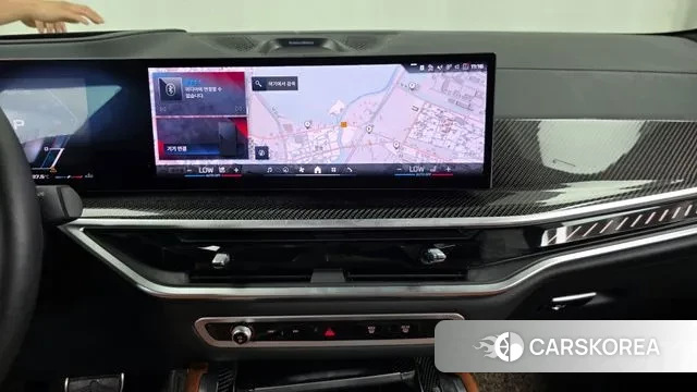 BMW X6 (G06) 2023 Светло-серебряный цвет из Кореи, фото 5