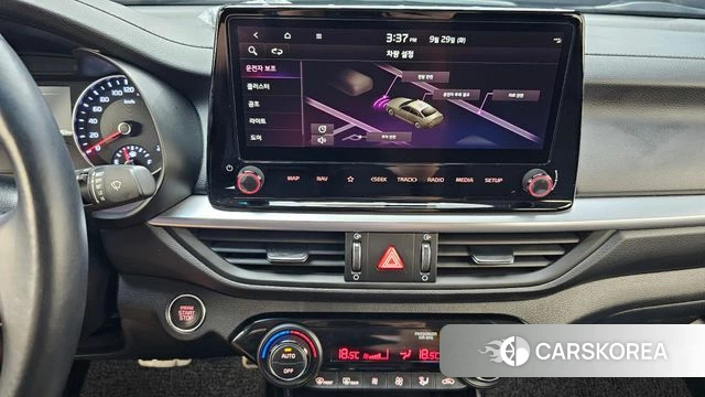 Kia The New K3 2nd generation 2023 Белый из Кореи, фото 5