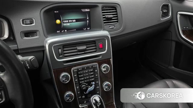 Volvo S60 2018 Белый из Кореи, фото 5