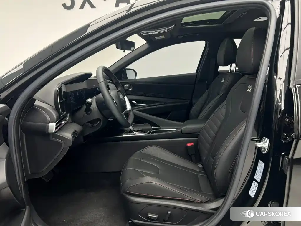 Hyundai Elantra 2022 Черный из Китая, фото 5