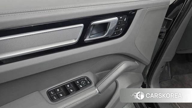 Porsche Cayenne (PO536) 2023 Черный из Кореи, фото 5