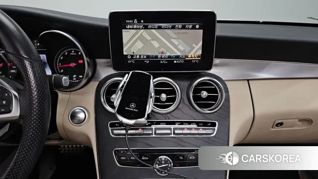 Mercedes-Benz C-Class W205 2018 Белый из Кореи, фото 5