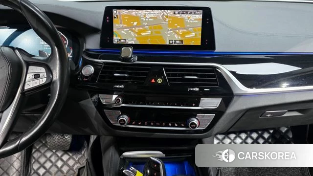 BMW 5 Series (G30) 2019 Белый из Кореи, фото 5