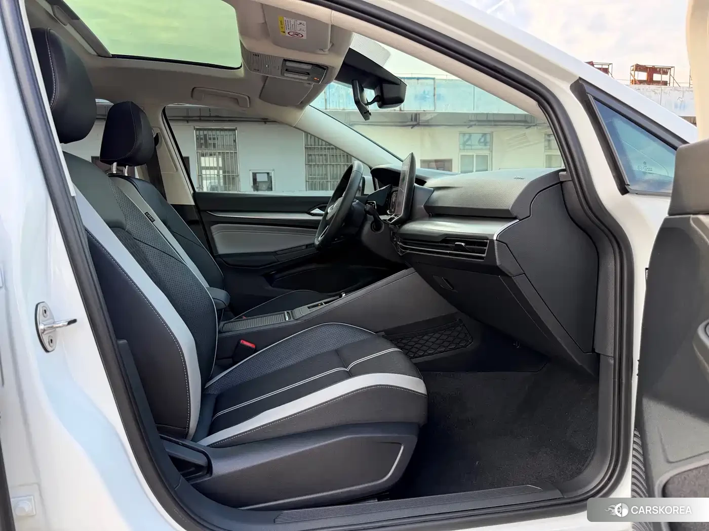 Volkswagen Golf 2025 Белый из Китая, фото 5