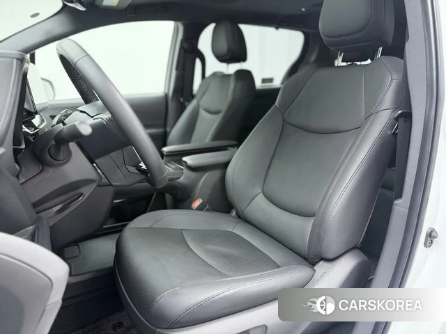 Toyota Saina 2022 Белый из Китая, фото 5