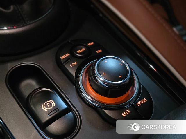 Mini Cooper S Clubman 2021 Серебристо-серый из Кореи, фото 5