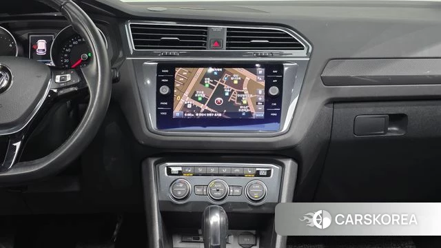 Volkswagen Tiguan second Generation 2019 Белый из Кореи, фото 5