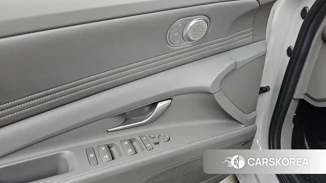 Hyundai The New Avante (CN7) 2024 Серебристо-серый из Кореи, фото 5