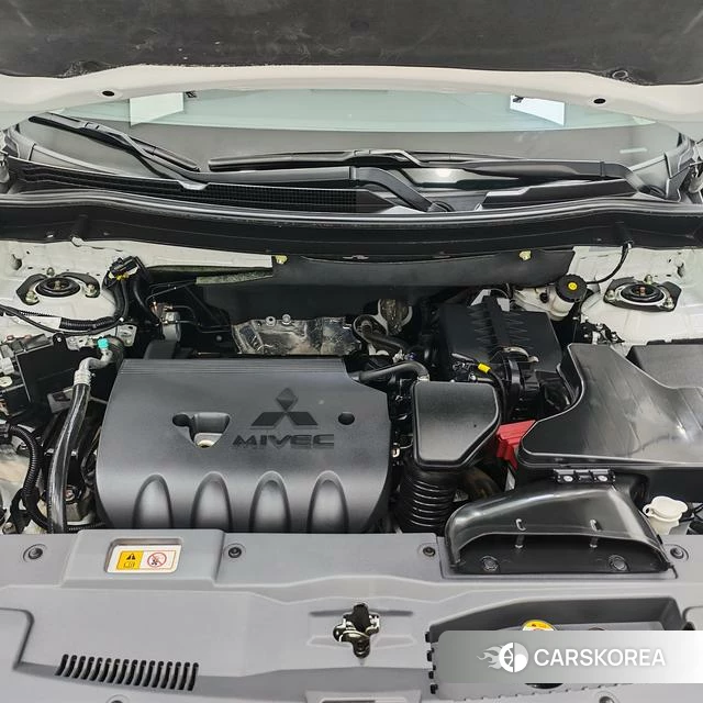 Mitsubishi  Outlander 2022 Белый из Китая, фото 5