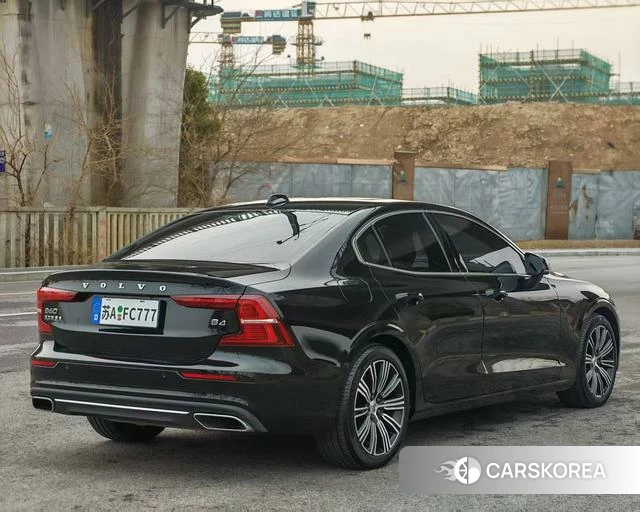Volvo S60 2022 Черный из Китая, фото 5