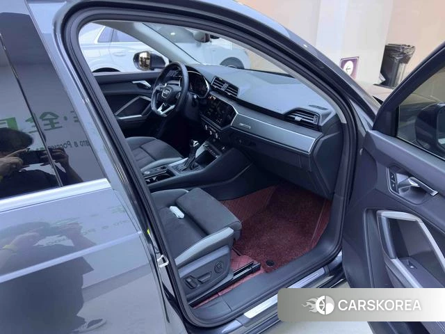 Audi Q3 2022 Темно-серый из Китая, фото 5