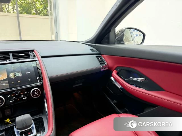 Jaguar E-PACE 2023 Темно-серый из Китая, фото 5