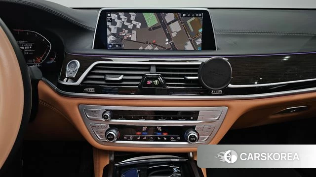 BMW 7 Series (G11) 2021 Черный из Кореи, фото 5