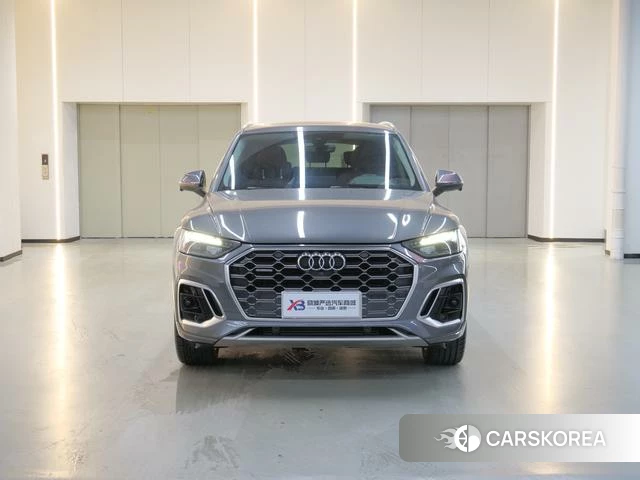 Audi Q5L 2022 Темно-серый из Китая, фото 5