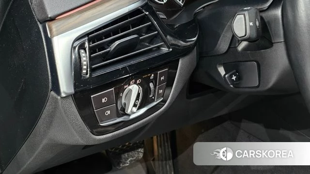 BMW 5 Series (G30) 2019 Черный из Кореи, фото 5