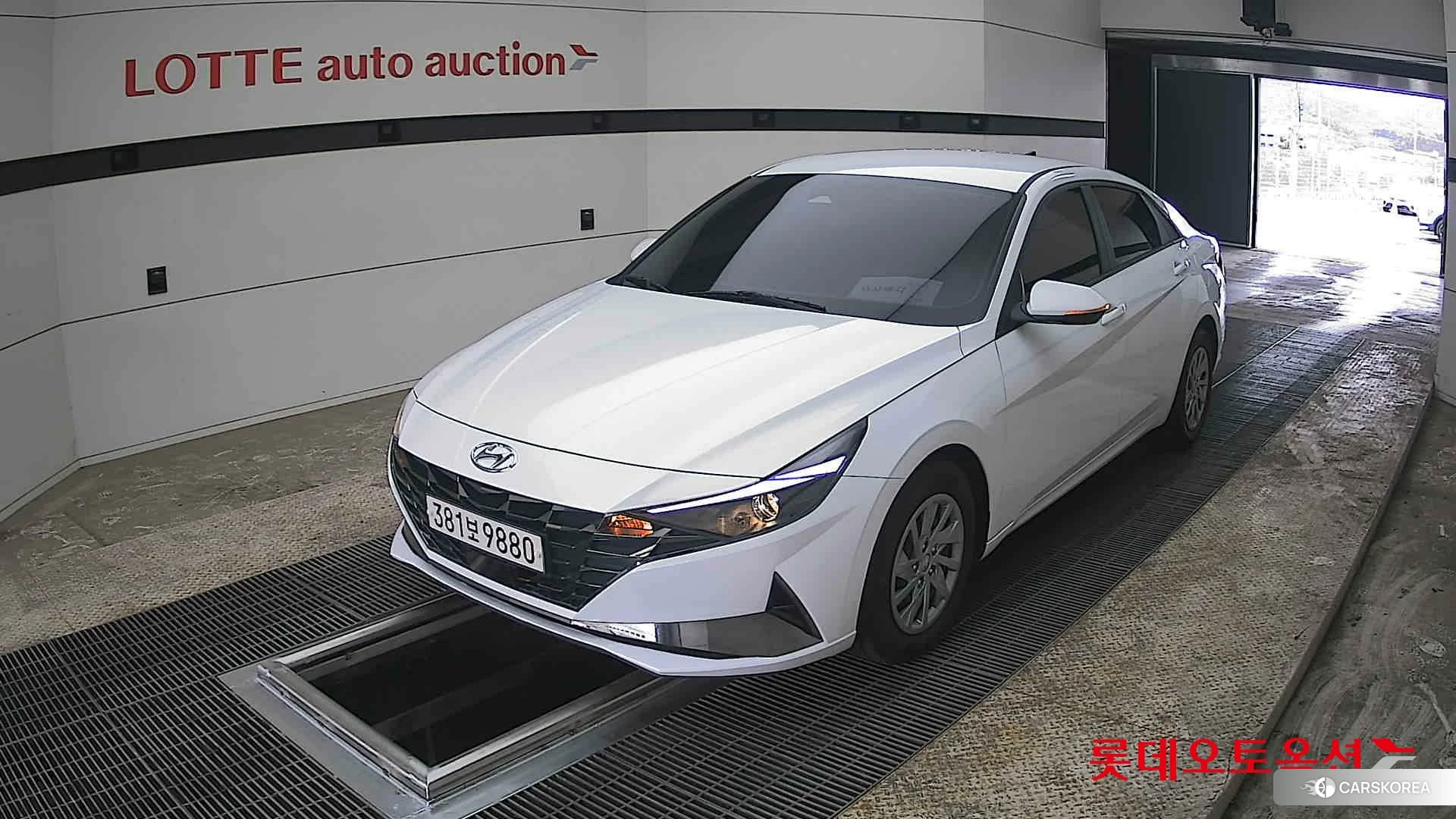 Hyundai Avante 2021 Polar White из Кореи, фото 5