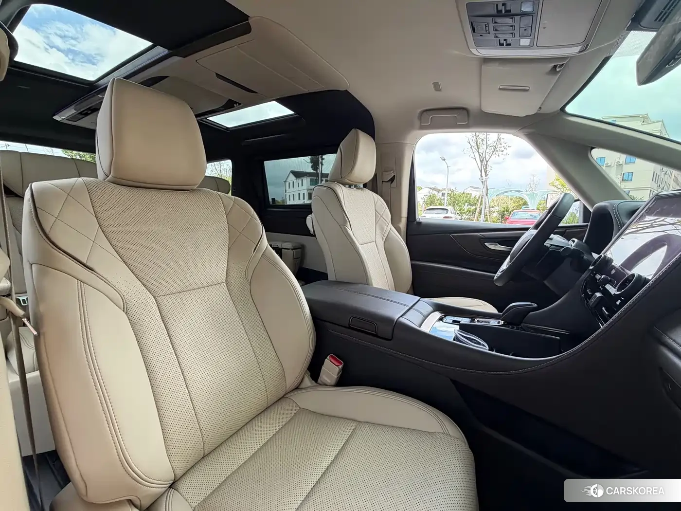 Toyota Vellfire 2024 Silver/gray из Китая, фото 5
