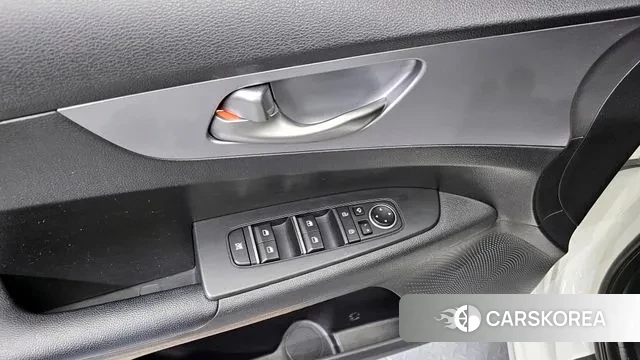 Kia The New K3 2nd generation 2021 Белый из Кореи, фото 5