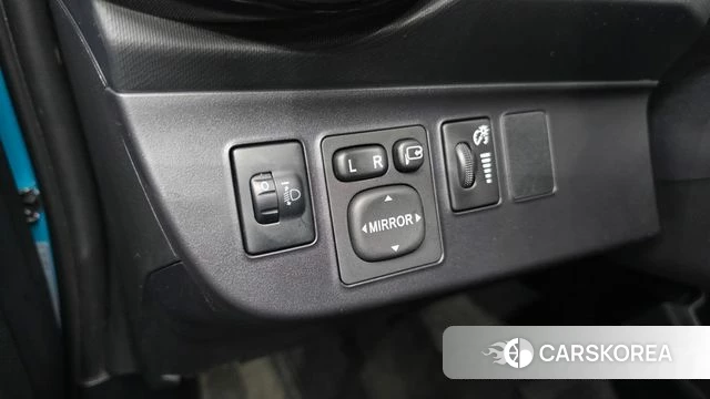 Toyota Prius C 2018 Небесно-голубой из Кореи, фото 5