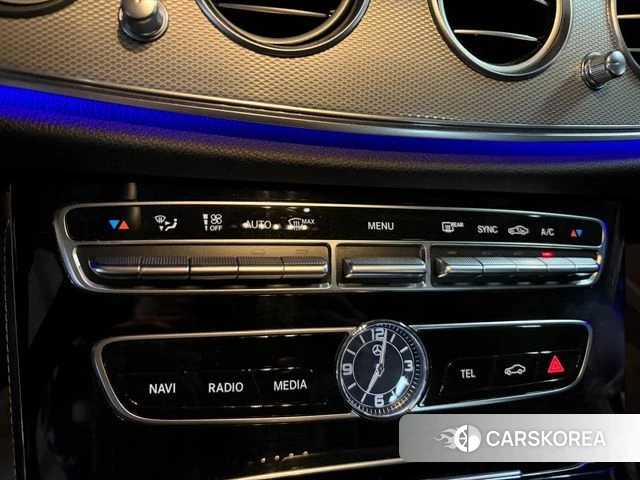 Mercedes-Benz E-Class W213 2018 Серый из Кореи, фото 5