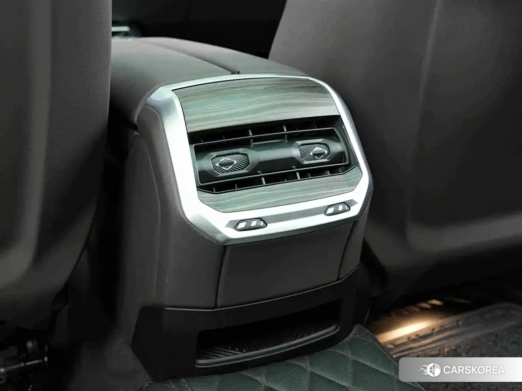 BMW 7 series 2026 Черный из Китая, фото 5