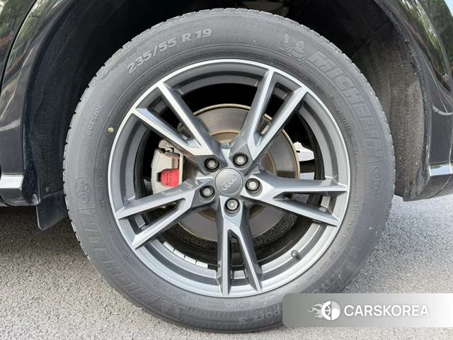 Audi Q5L 2020 Черный из Китая, фото 5