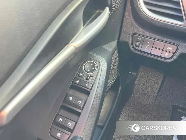 Kia Seltos 2022 Белый из Кореи, фото 5