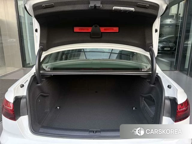 Audi A4L 2021 Белый из Китая, фото 5