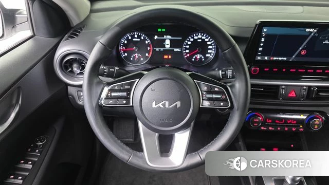 Kia The New K3 2nd generation 2022 Белый из Кореи, фото 5